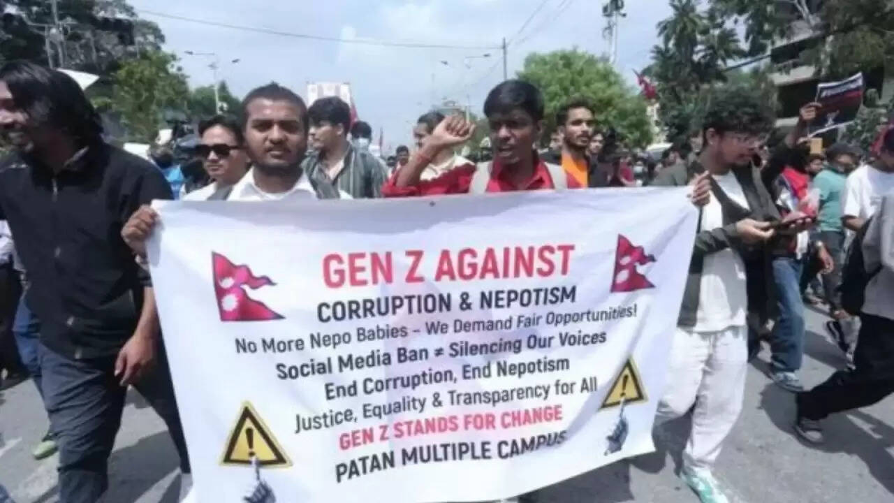 नेपाल में Gen-Z का सोशल मीडिया बैन के खिलाफ आंदोलन: 16 की मौत, सरकार ने उठाया कदम