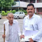 98 वर्षीय किसान चंद्र ने फसल खराबे के मुआवजे का मुकदमा जीता