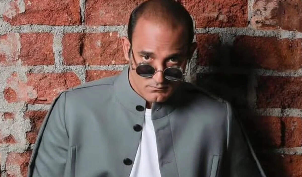 अक्षय खन्ना का धुरंधर में कमाल, पूजा करते हुए आए नजर