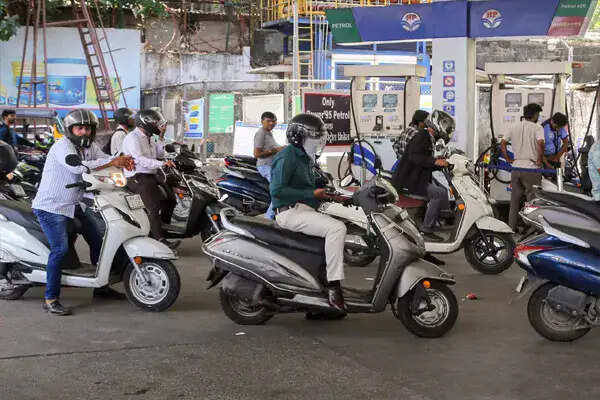 भारत में प्लास्टिक कचरे से सस्ता ईंधन बनाने की क्रांति