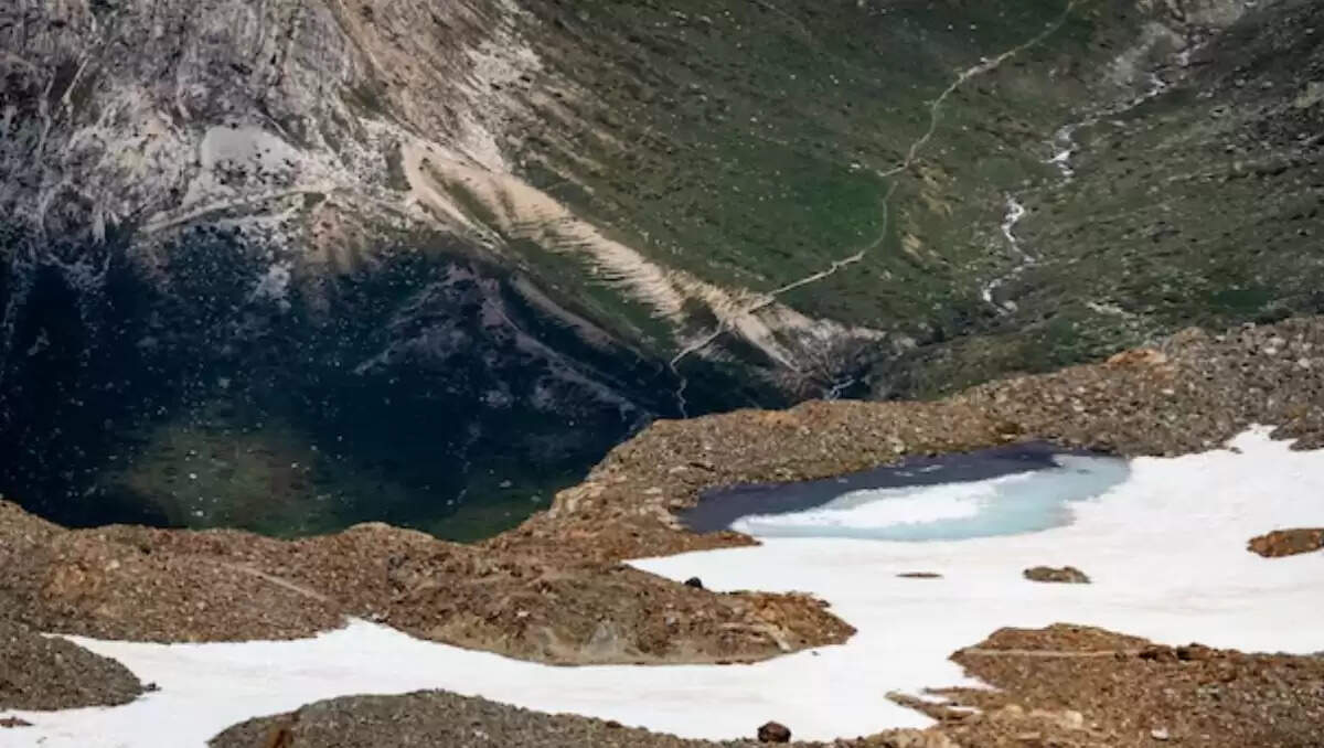 उत्तराखंड की अद्भुत ट्रैकिंग साइट्स: प्रकृति प्रेमियों के लिए एक स्वर्ग