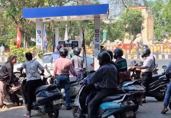 भारत सरकार का बड़ा निर्णय: पेट्रोल और डीजल पर एक्साइज ड्यूटी में कटौती