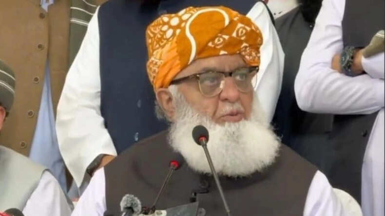 पाकिस्तान के नेता का कश्मीर पर बयान: अफगानिस्तान को न भूलें