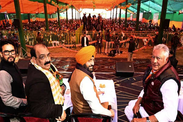 मुख्यमंत्री नायब सैनी ने माघी मेले में हरियाणा की उपलब्धियों का किया बखान