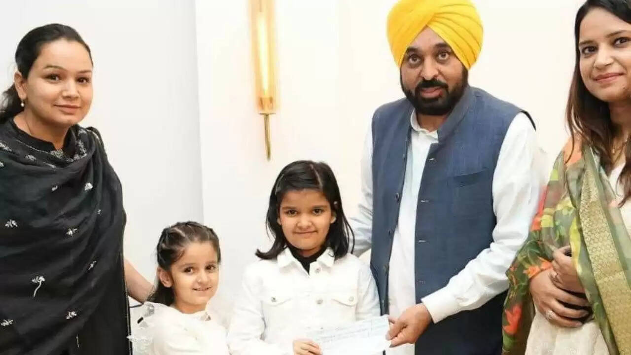 अमृतसर की छोटी बच्चियों ने दान कर दिखाई इंसानियत की मिसाल