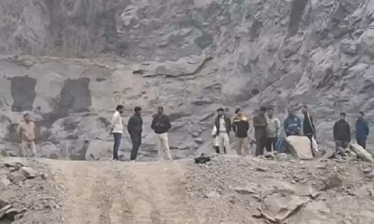 ओडिशा के ढेंकनाल में खदान में विस्फोट, कई मजदूर फंसे