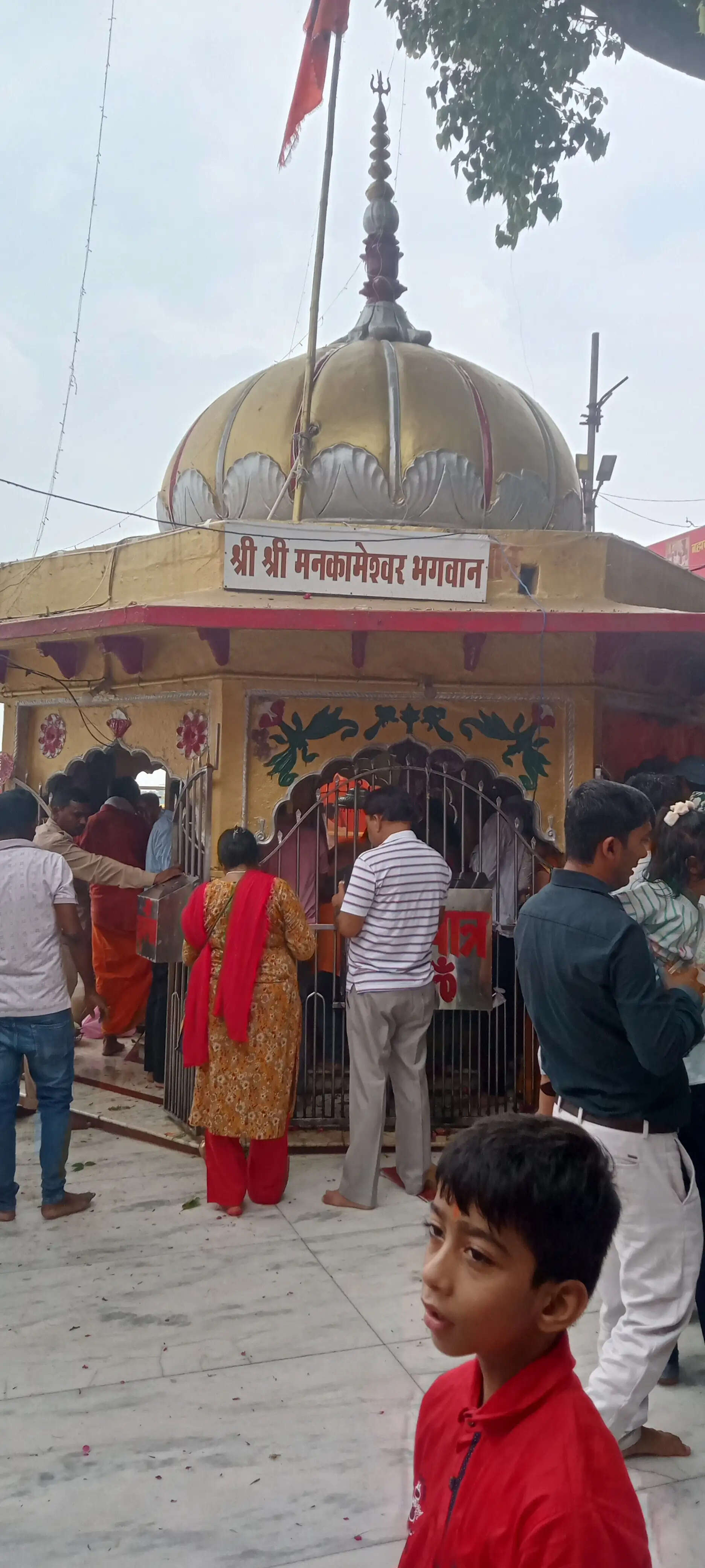 मनोकामनाओं को पूर्ण करने वाले मनकामेश्वर महादेव, यमुना तट पर हैं विराजमान