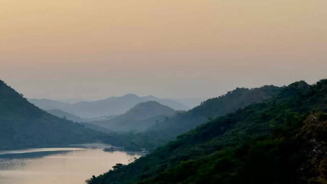 अरावली पर्वत श्रृंखला के संरक्षण के लिए बढ़ा विरोध, 21 दिसंबर को होगा उपवास