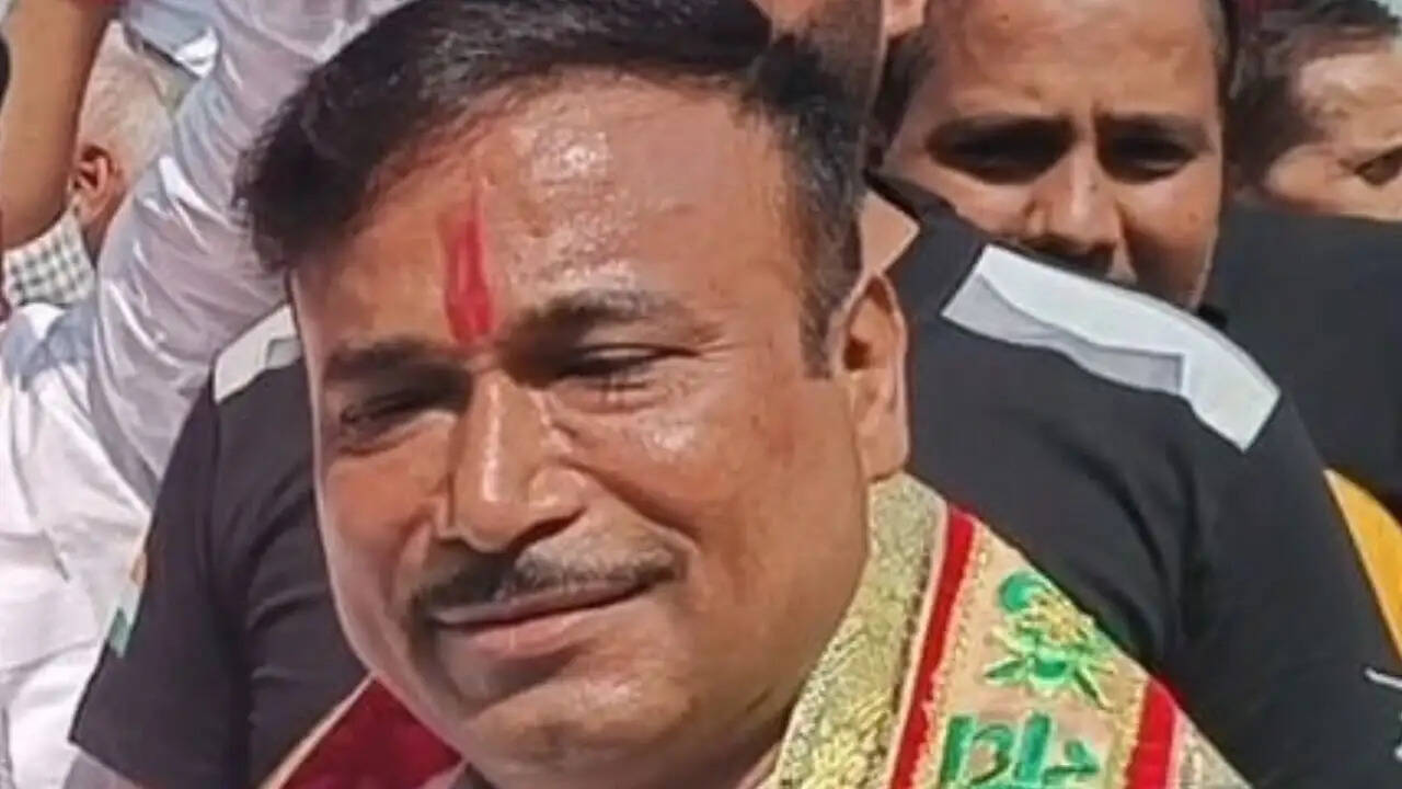 बिहार के विधायक ने सरकारी आवास को जनता के लिए समर्पित किया