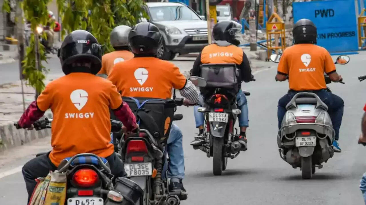 स्विगी इंस्टामार्ट की रिपोर्ट: चेन्नई के ग्राहक ने कंडोम पर खर्च किए एक लाख रुपये!