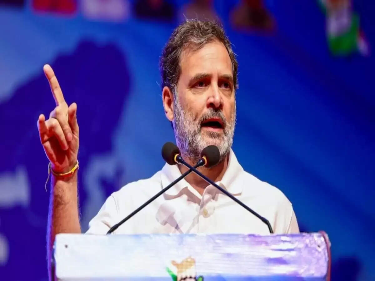 राहुल गांधी का आरएसएस पर तीखा हमला: संविधान की रक्षा का किया आह्वान