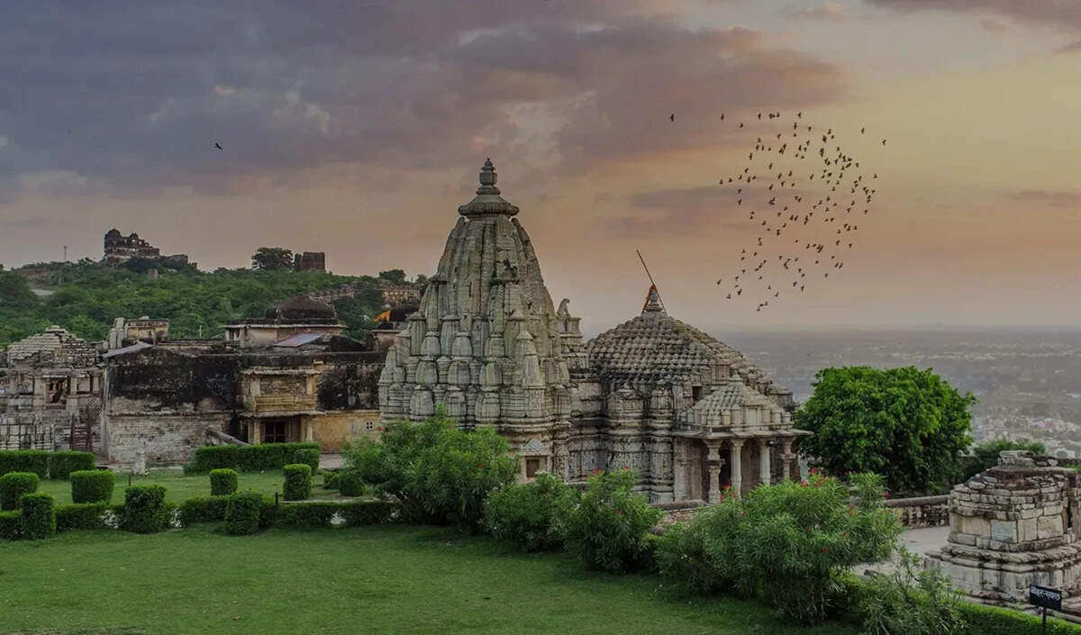 पाकिस्तान में लव का मंदिर: भगवान राम के पुत्र का अद्भुत स्थल