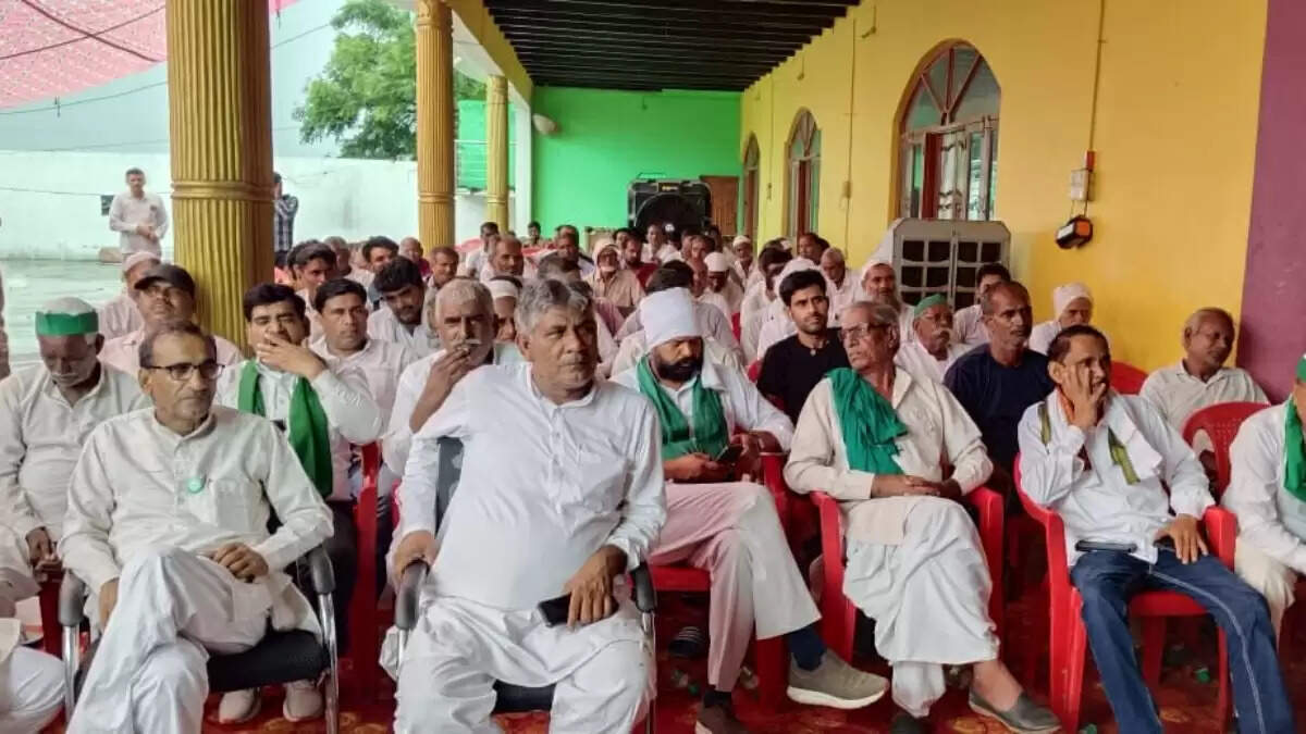 ग्रेटर नोएडा में किसानों का यमुना प्राधिकरण के खिलाफ विरोध प्रदर्शन