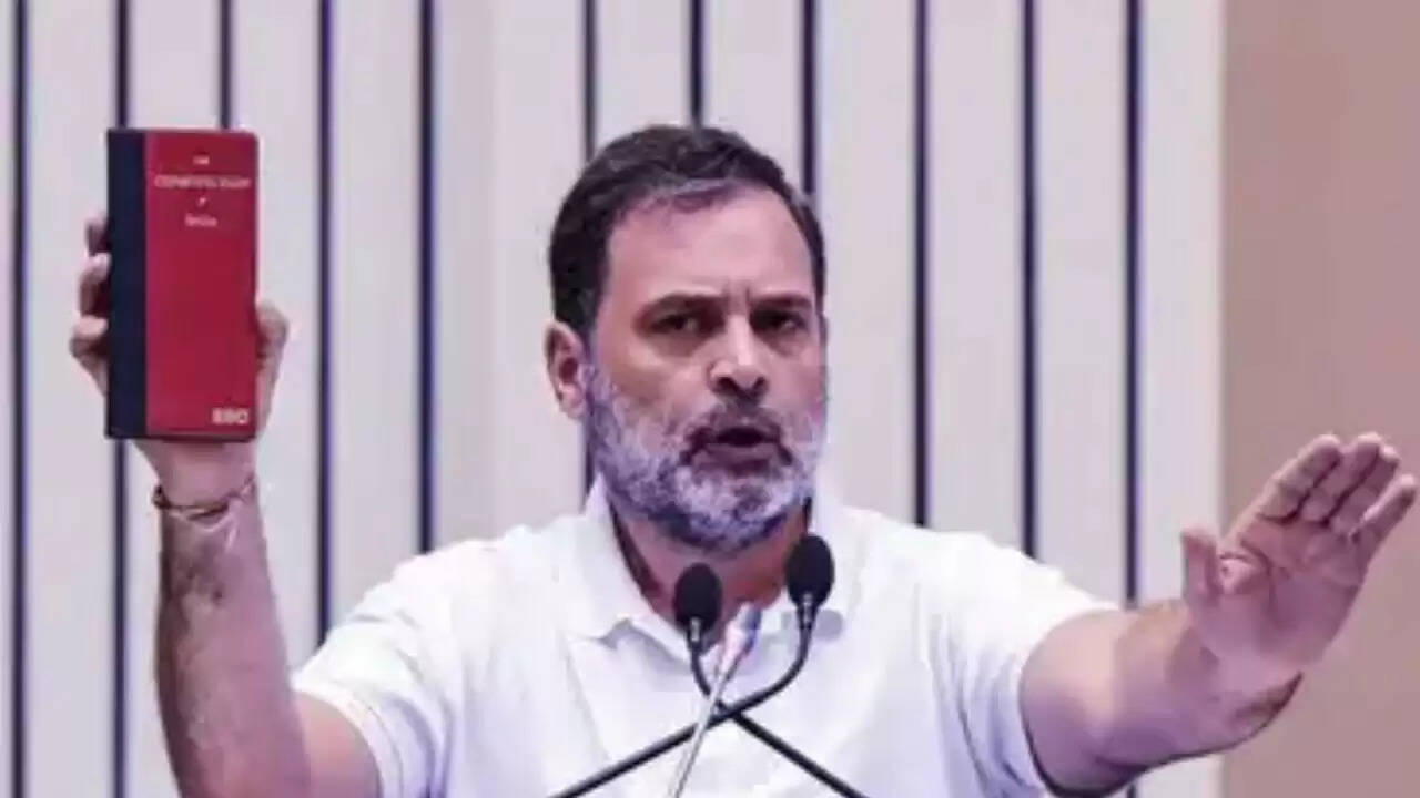 राहुल गांधी का चुनाव आयोग पर बड़ा आरोप: क्या भाजपा ने किया वोटिंग में धांधली?
