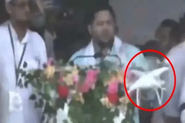 तेजस्वी यादव की रैली में ड्रोन की घटना, सुरक्षा पर उठे सवाल