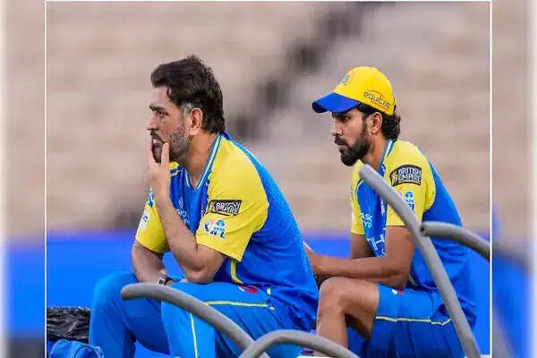 धोनी की वापसी में देरी: कोच स्टीफन फ्लेमिंग का बड़ा अपडेट