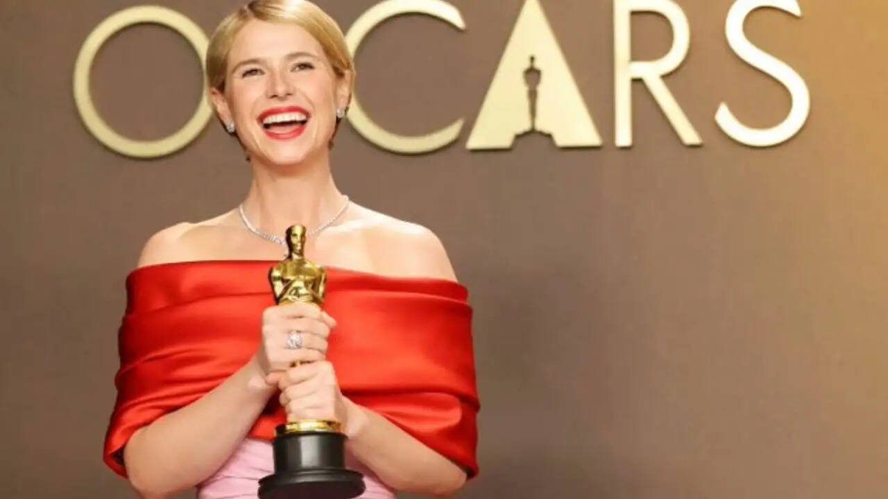 जेसी बकली की ऑस्कर स्पीच पर गरमागरम बहस: परिवार और मातृत्व का जश्न