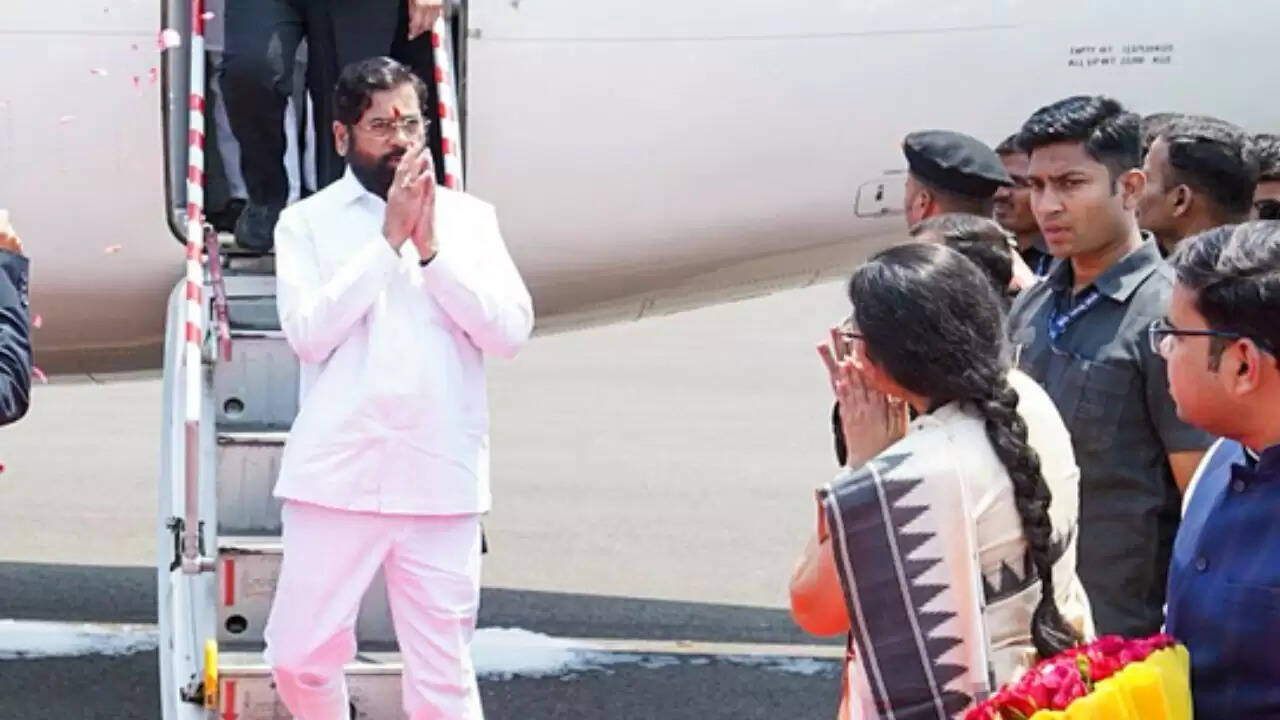 एकनाथ शिंदे की उड़ान में देरी ने किडनी रोगी की जान बचाई