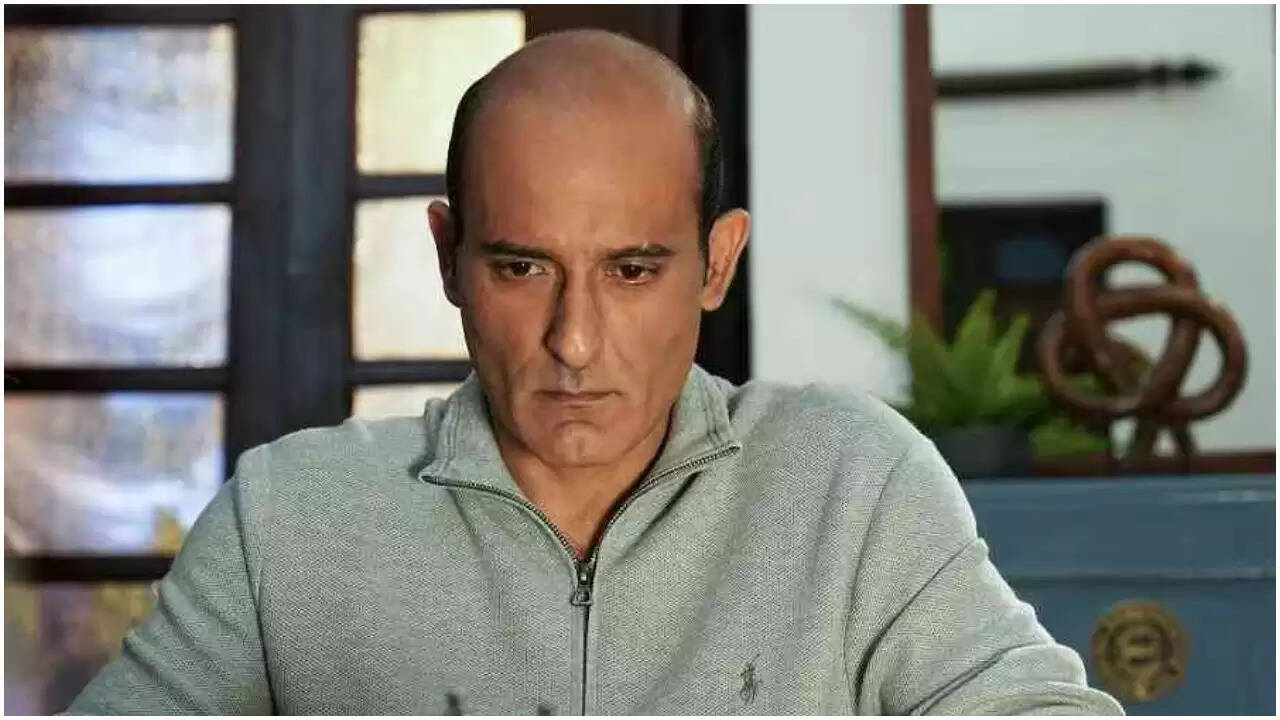 अक्षय खन्ना की 'दृश्यम 3' से विदाई: निर्माता ने खोले राज़