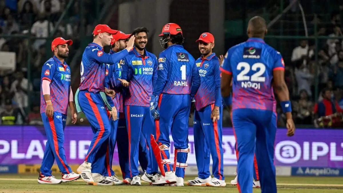 दिल्ली कैपिटल्स के लिए IPL 2026 में बोझ बने चार खिलाड़ी, अगले सीजन में हो सकते हैं रिलीज