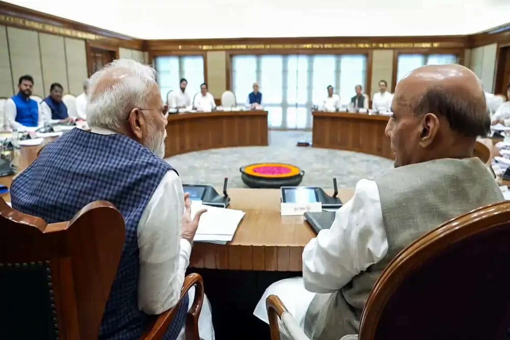 नरेंद्र मोदी की सरकार में मंत्री समूह का नया गठन