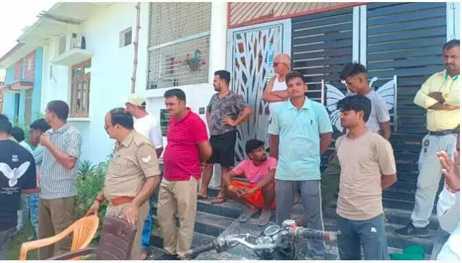 बलरामपुर में शिक्षक पर पूर्व प्रधान के भाई की हत्या का आरोप