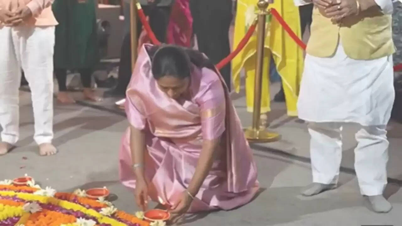 दिल्ली में दीपोत्सव का भव्य उद्घाटन: मुख्यमंत्री रेखा गुप्ता ने किया आगाज़