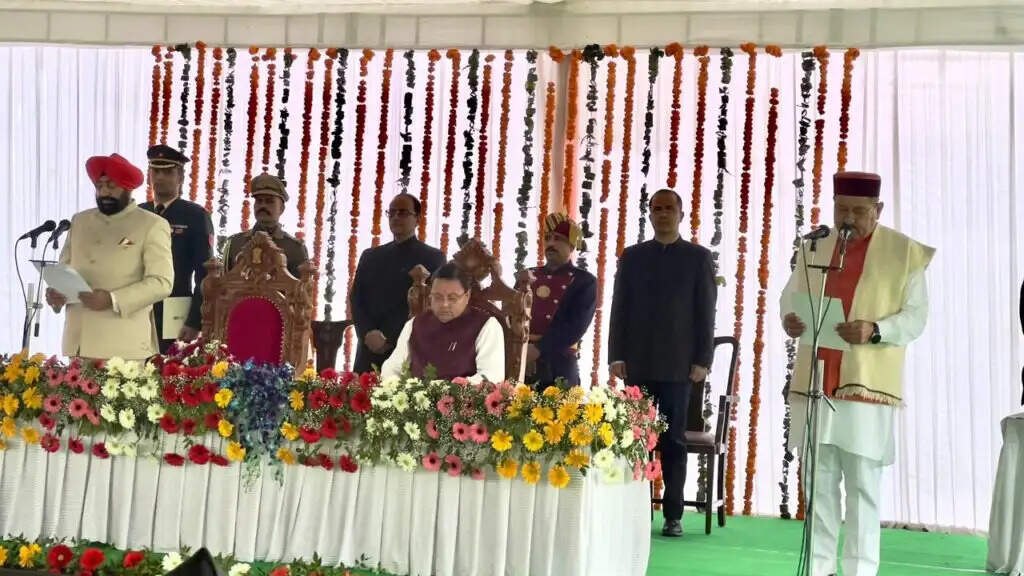 उत्तराखंड में धामी मंत्रिमंडल का विस्तार: पांच नए मंत्रियों ने ली शपथ