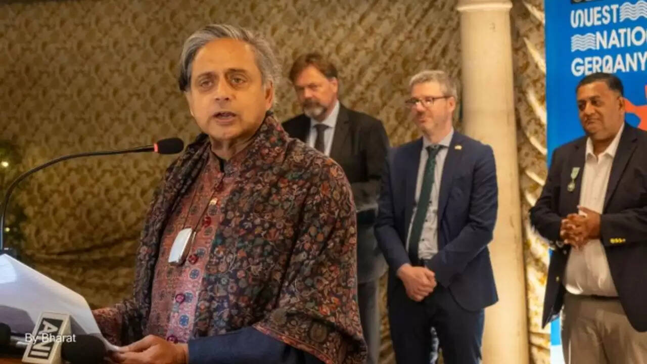 त्रिपुरा के छात्र की हत्या पर सियासी हलचल, शशि थरूर ने जताई चिंता