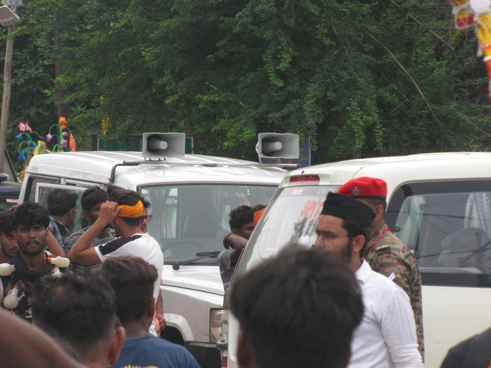 शिवरात्रि पर औघड़नाथ मंदिर की व्यवस्था संभालने में जुटे आरएसएस स्वयंसेवक