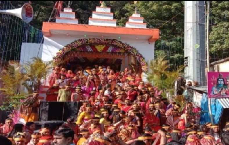 मां त्रिशक्ति देवी मंदिर की चौथी वर्षगांठ पर निकली भव्य कलश यात्रा
