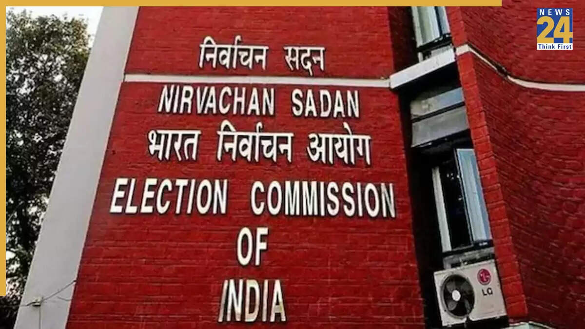 बिहार में चुनाव आयोग ने 3 लाख लोगों को भेजा नोटिस