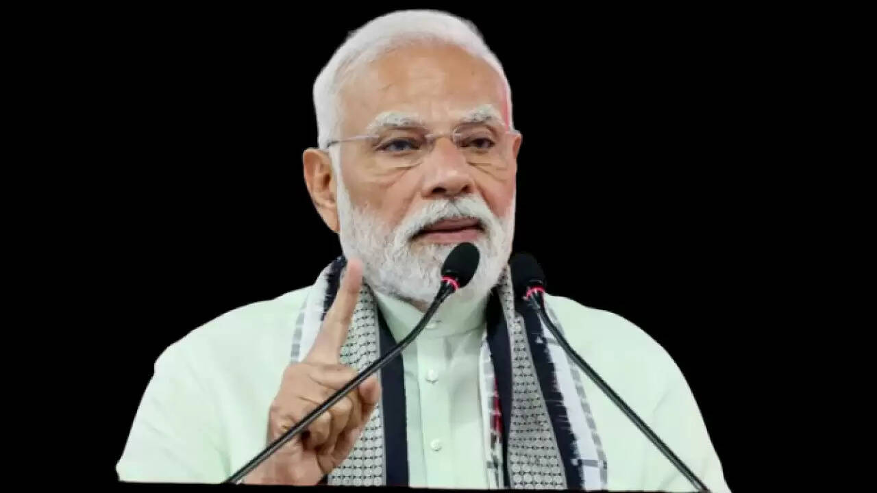 आंध्र प्रदेश के वेंकटेश्वर मंदिर में भगदड़: 10 श्रद्धालुओं की जान गई, पीएम ने की सहायता की घोषणा