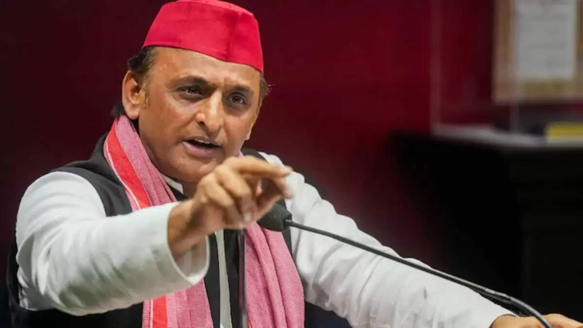 अखिलेश यादव ने भाजपा सरकार पर बाढ़ संकट के लिए उठाए सवाल