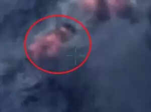 अमेरिकी नौसेना का ड्रग तस्करों पर 17वां हवाई हमला