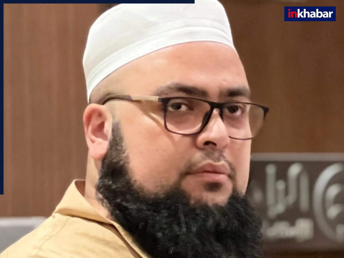 डिंपल यादव की तस्वीर पर विवाद: मौलाना साजिद रशीदी की अभद्र टिप्पणी