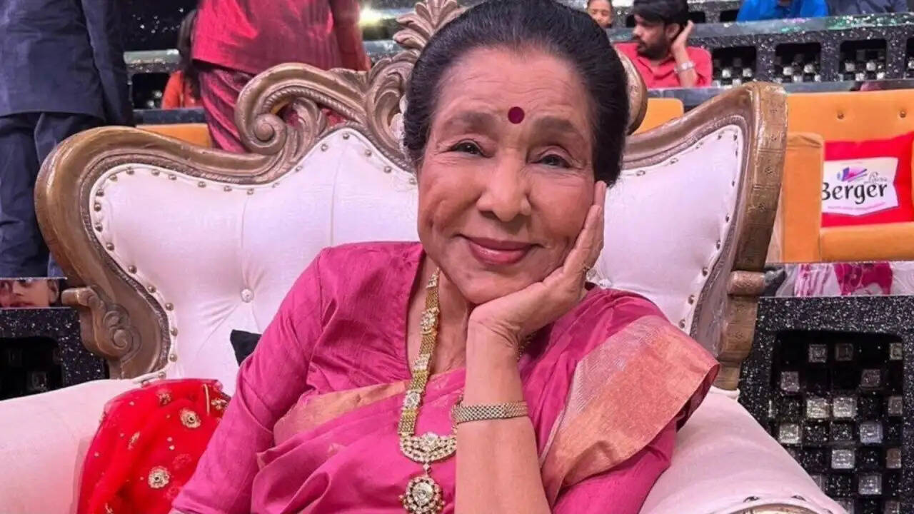 आशा भोसले की स्वास्थ्य स्थिति पर चिंता, अस्पताल में भर्ती