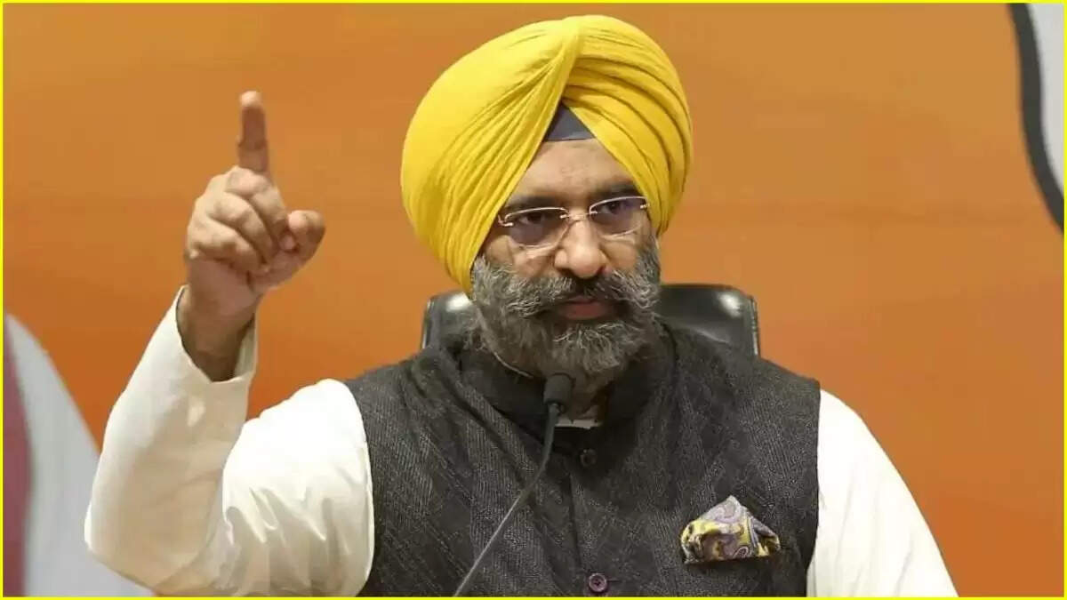 दिल्ली सरकार के मंत्री मनजिंदर सिंह सिरसा पर फायरिंग की अफवाह का सच