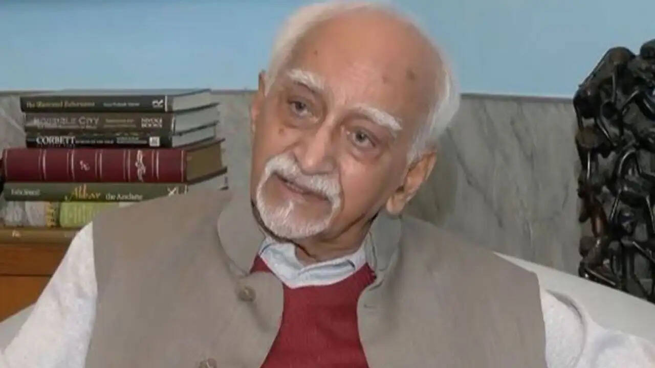 हामिद अंसारी की बकरीद पर खास अपील: गाय की कुर्बानी से बचें