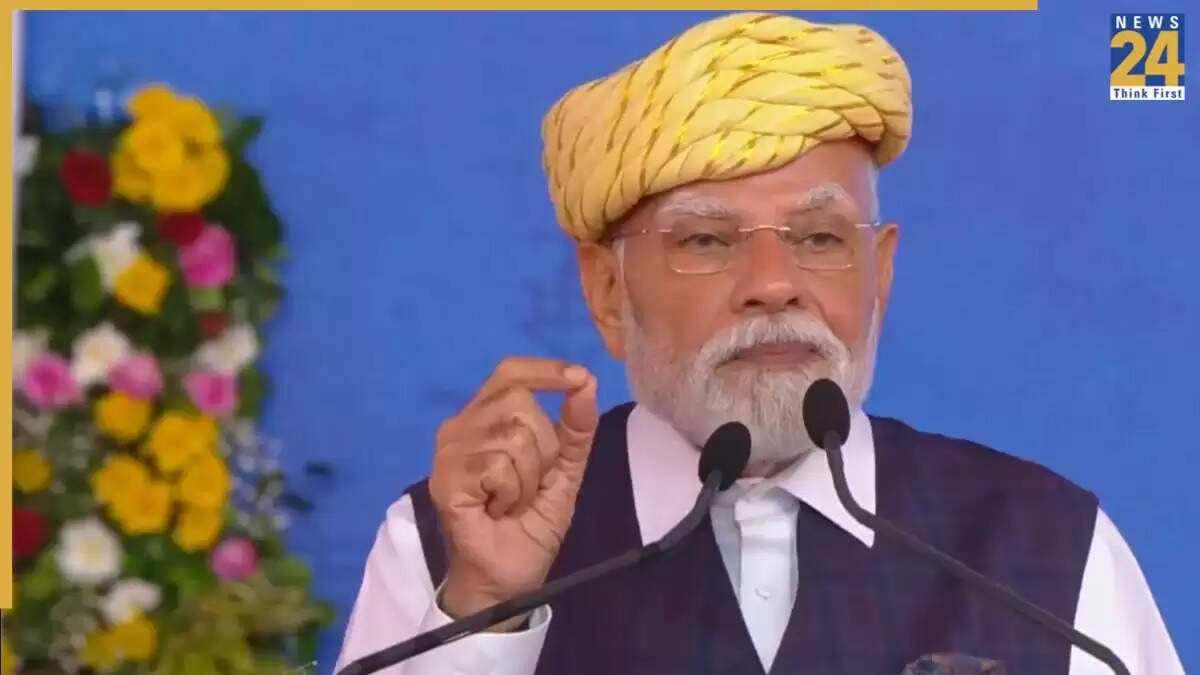 पीएम मोदी ने भावनगर में आत्मनिर्भरता पर जोर दिया