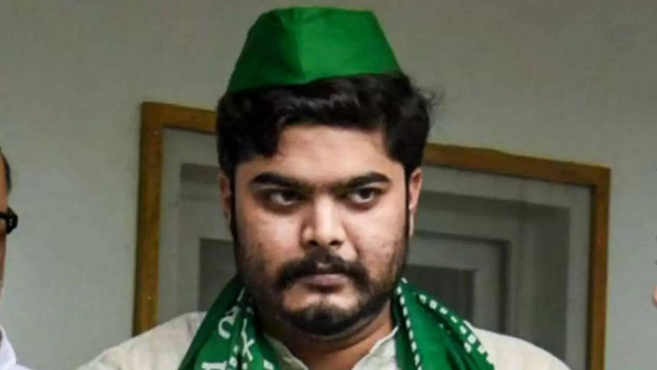 ओसामा शहाब की ऐतिहासिक जीत: रघुनाथपुर सीट पर राजद की मजबूती