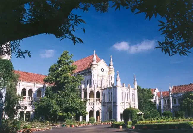 जबलपुर हाईकोर्ट का महत्वपूर्ण फैसला: नर्सिंग कॉलेजों की परीक्षाएं केवल पात्र संस्थानों के लिए