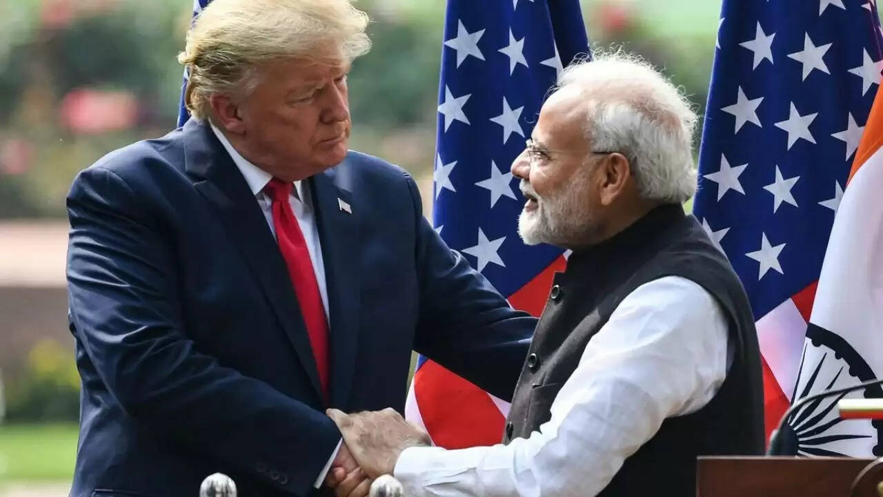 भारत-अमेरिका व्यापारिक रिश्तों में तनाव: नई चुनौतियाँ और संभावित समाधान