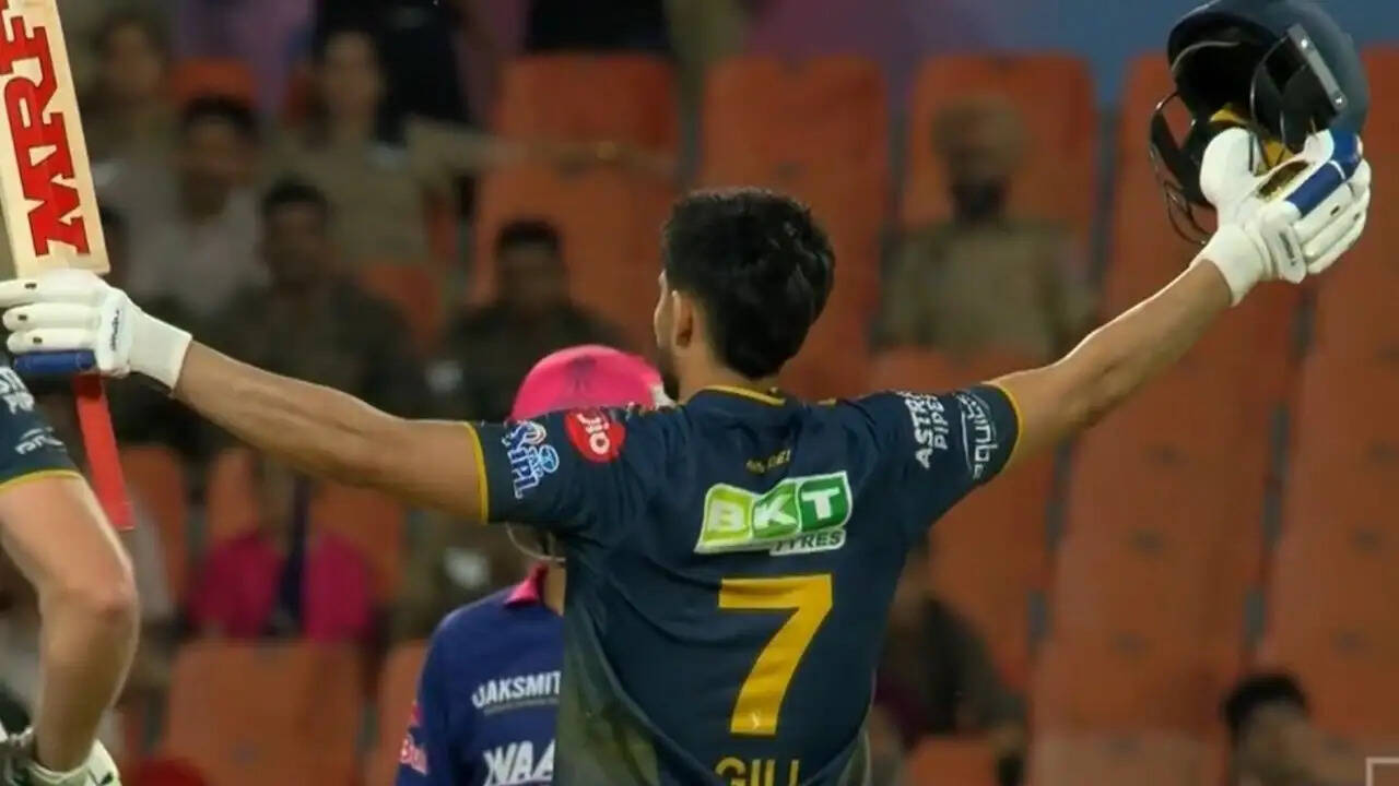 शुभमन गिल ने IPL 2026 में शतक लगाकर गुजरात को जीत की ओर बढ़ाया