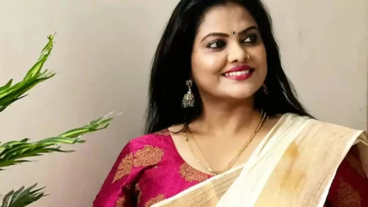 मलयालम फिल्म इंडस्ट्री में मीनू मुनीर के आरोपों से मचा हड़कंप, SIT की जांच में नया मोड़