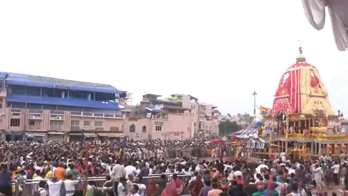 पुरी जगन्नाथ रथ यात्रा 2025 में 625 श्रद्धालुओं की तबीयत बिगड़ी