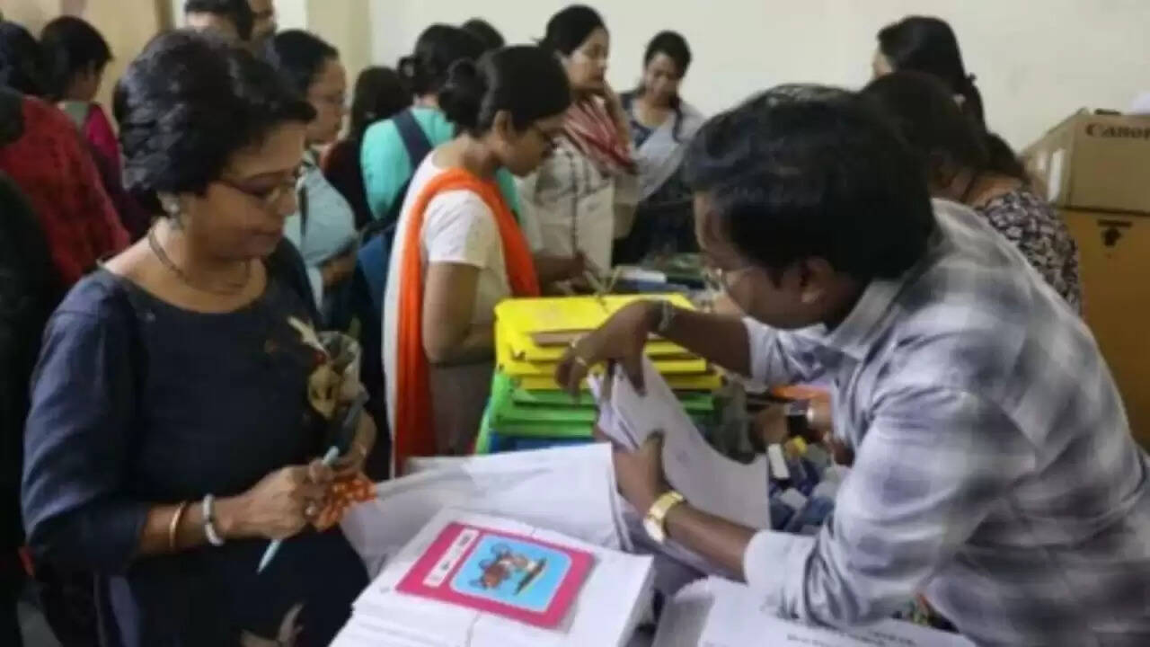 पश्चिम बंगाल में मतदाता संख्या में अप्रत्याशित वृद्धि: क्या है इसके पीछे का सच?