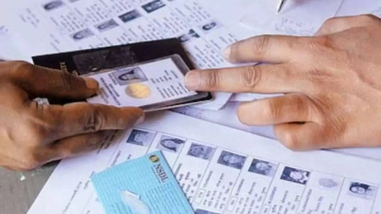 बिहार में मतदाता सूची में बड़े बदलाव: 65 लाख नाम हटाए गए, क्या देशभर में होगा असर?