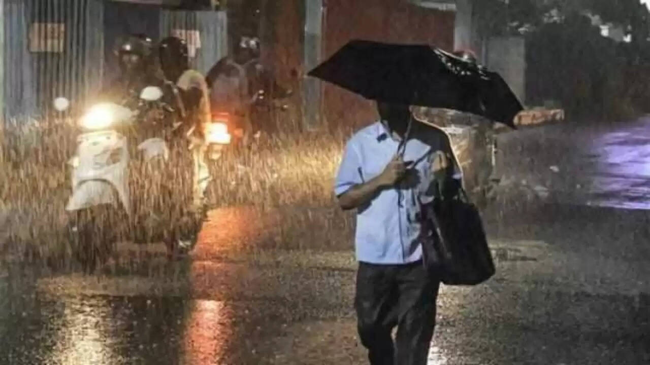 भारत में मौसम का हाल: बारिश और तूफान से प्रभावित क्षेत्र