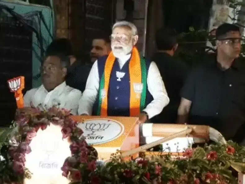 पीएम मोदी का कोलकाता में रोड शो: टीएमसी का घमंड टूटा, भाजपा की जीत निश्चित